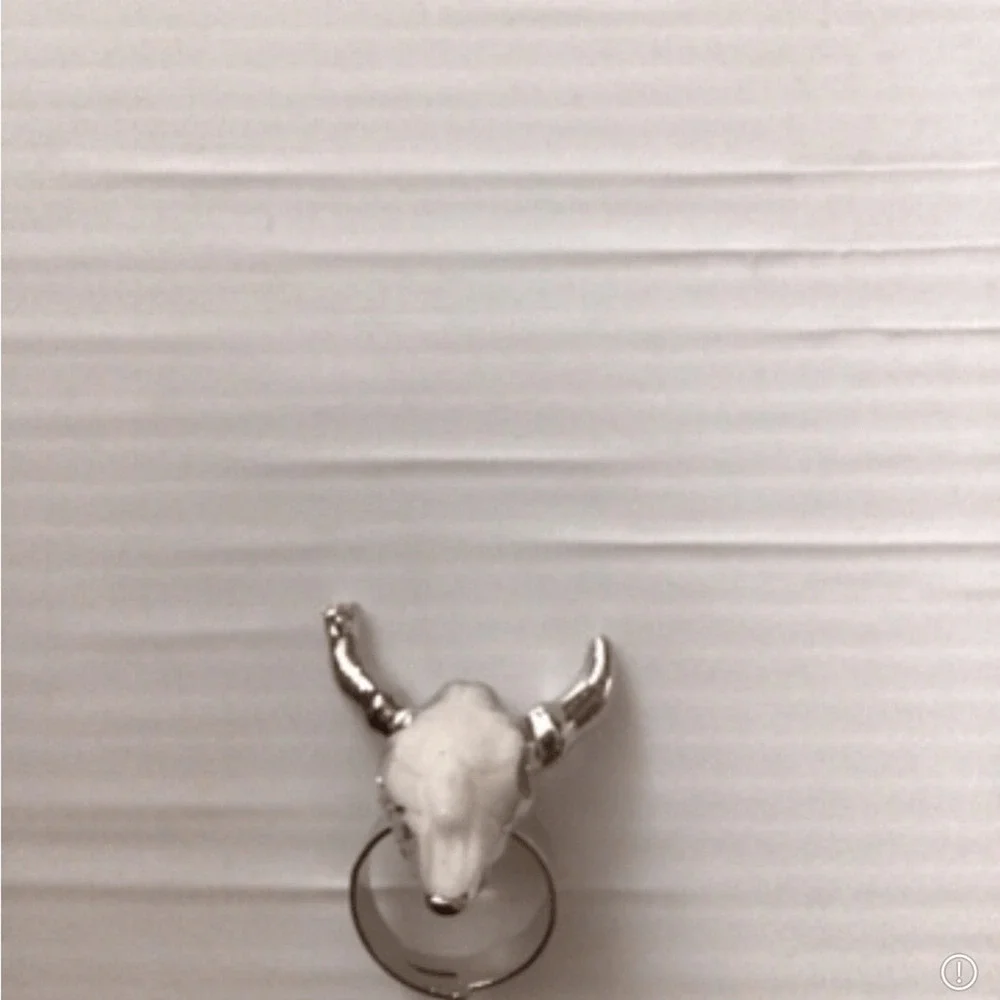 NEW alloy Silver and White Bull Skull ring